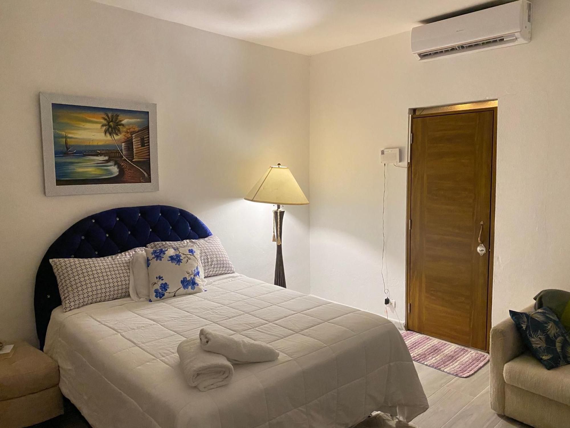 Only Room By Merengue House, 8 Minutos Airport Monte Adentro  Εξωτερικό φωτογραφία